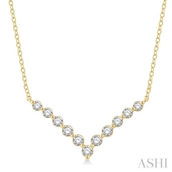 1 2 Ctw Chevron Round Cut Diamond Necklace in 14K Yellow Gold Online now