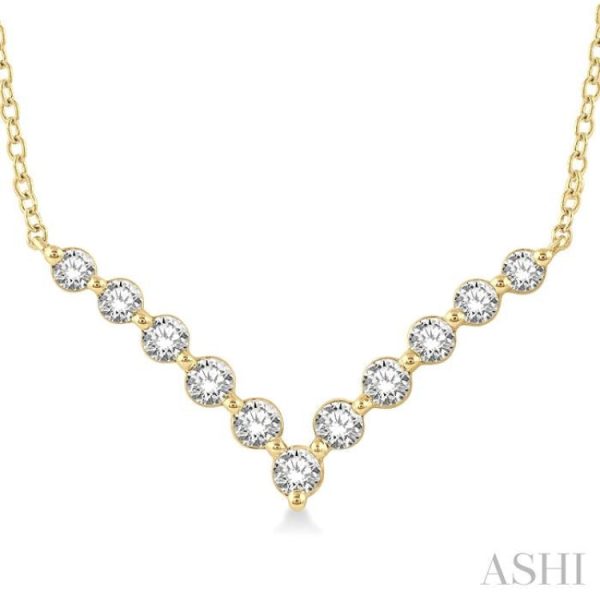 1 2 Ctw Chevron Round Cut Diamond Necklace in 14K Yellow Gold Online now